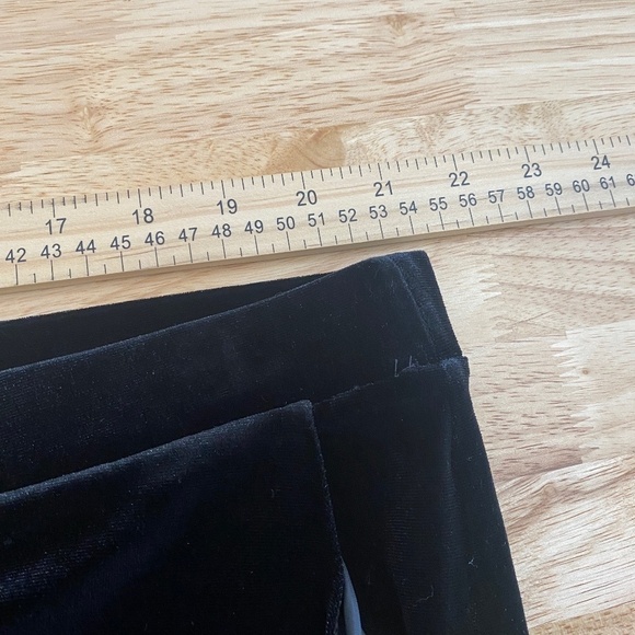 The Limited Black Velvet Wide Leg Flare Pull On Stretch Waist Dress Pant Size 18 - Picture 8 of 9
